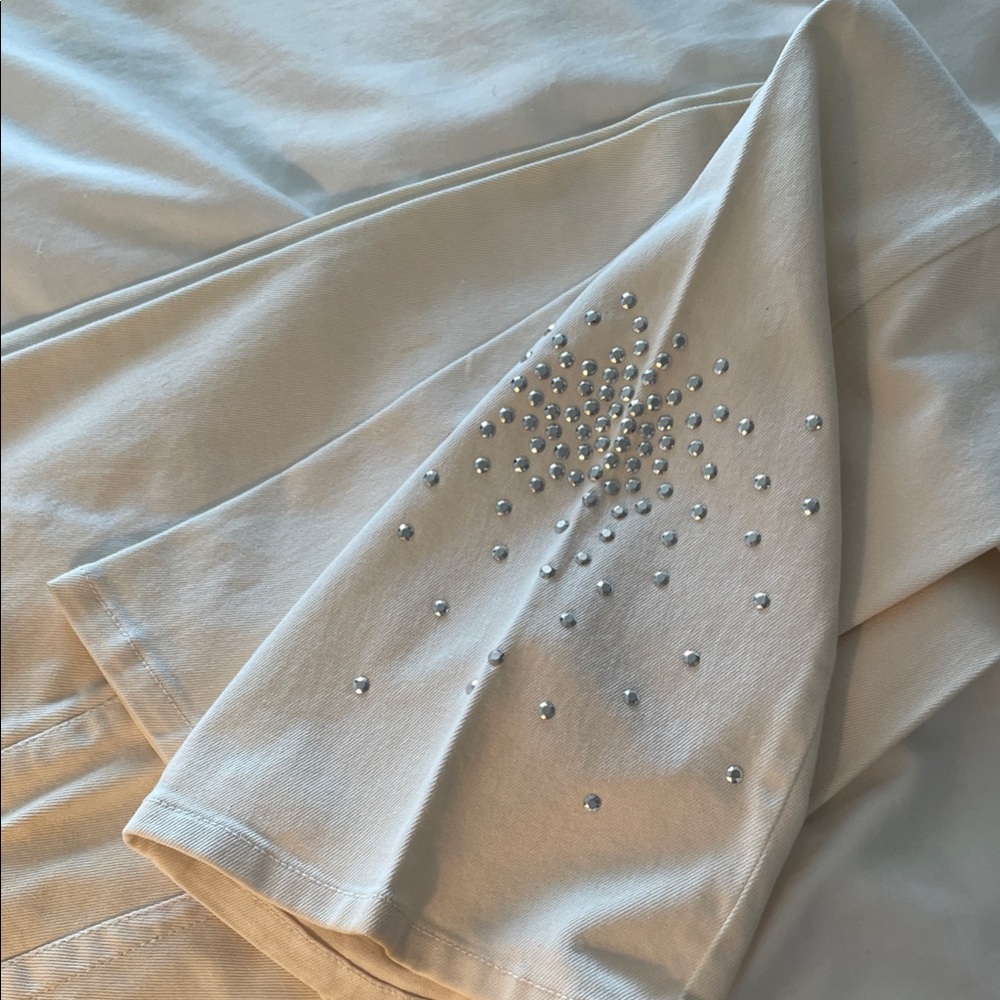 Karen Kane white Straight Leg Jeans with Silver Accents